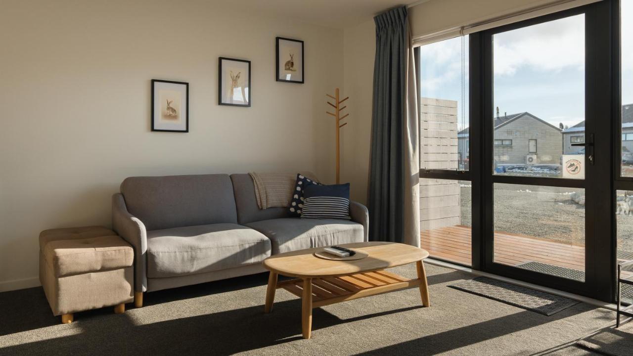 Entire Unit - 18 Rodman - Newly Furnished Apartment เลคเทคาโป ภายนอก รูปภาพ