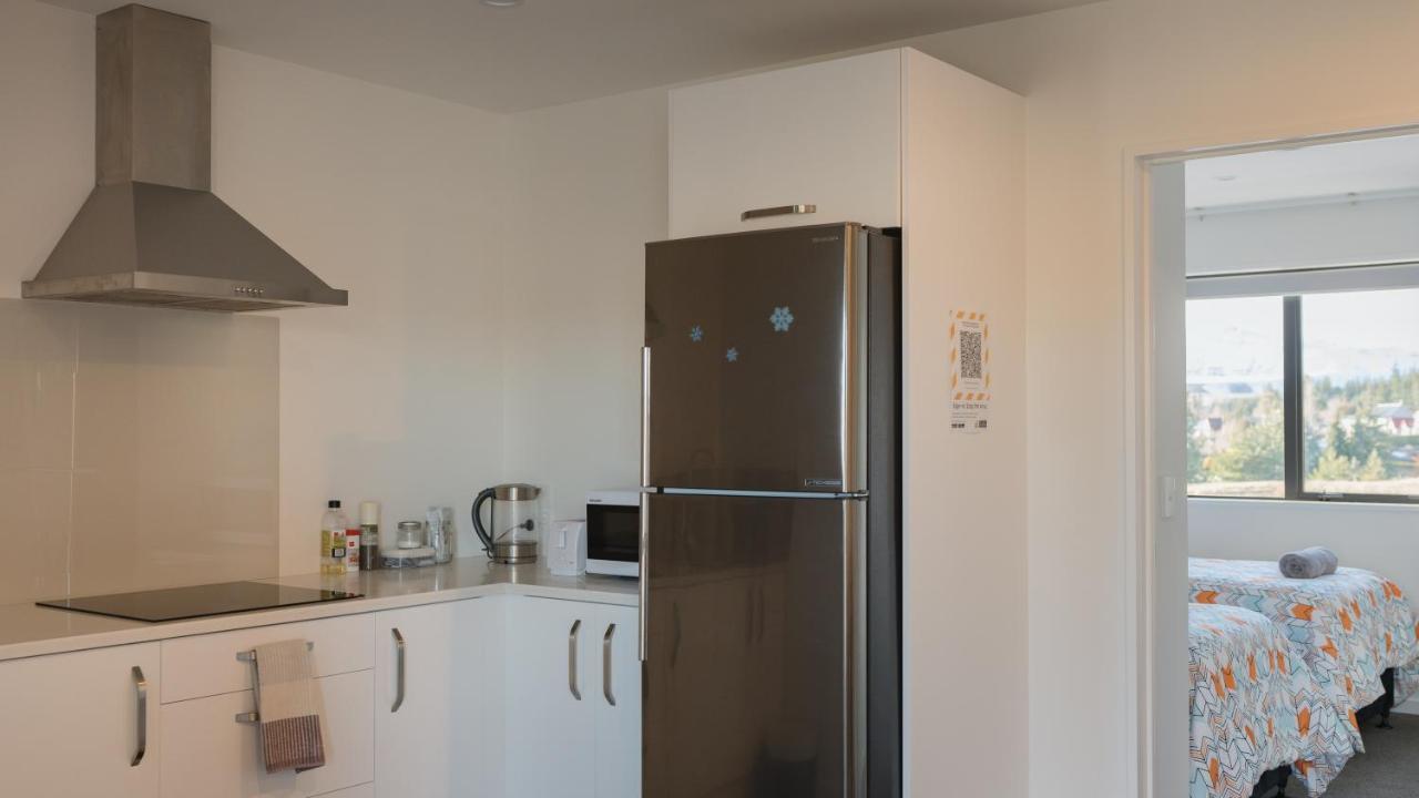 Entire Unit - 18 Rodman - Newly Furnished Apartment เลคเทคาโป ภายนอก รูปภาพ