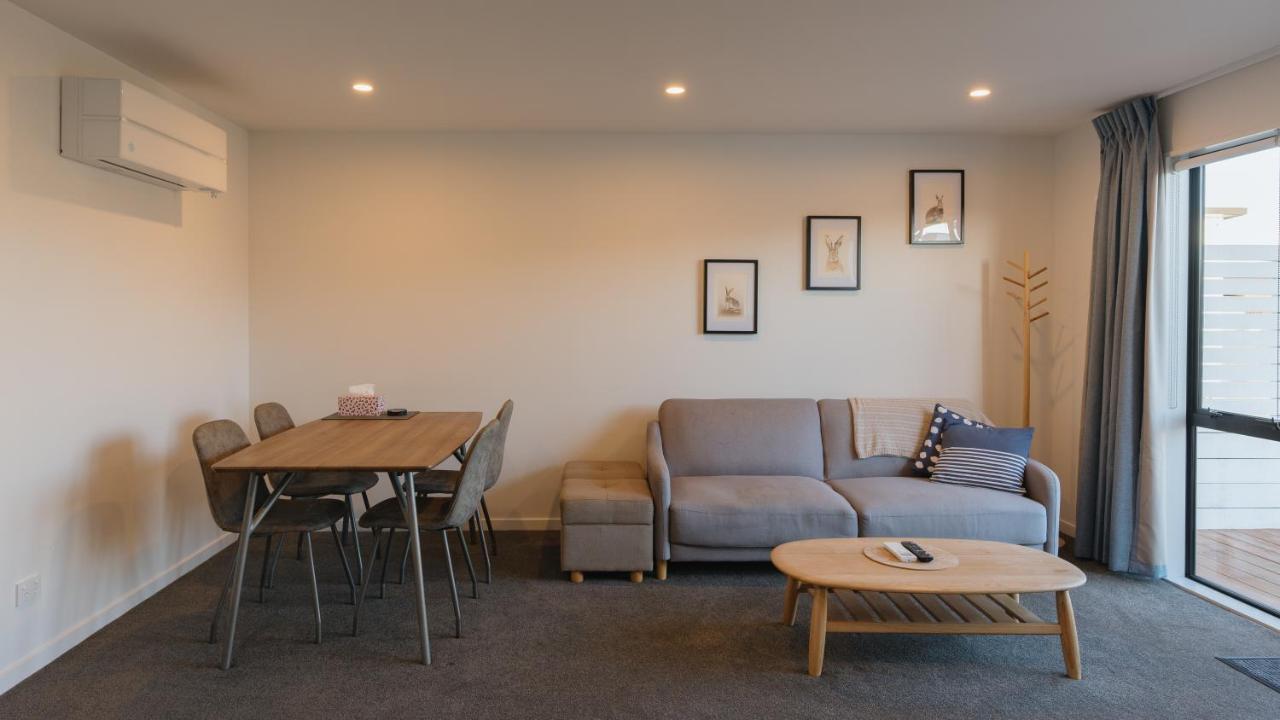 Entire Unit - 18 Rodman - Newly Furnished Apartment เลคเทคาโป ภายนอก รูปภาพ