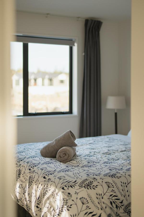 Entire Unit - 18 Rodman - Newly Furnished Apartment เลคเทคาโป ภายนอก รูปภาพ